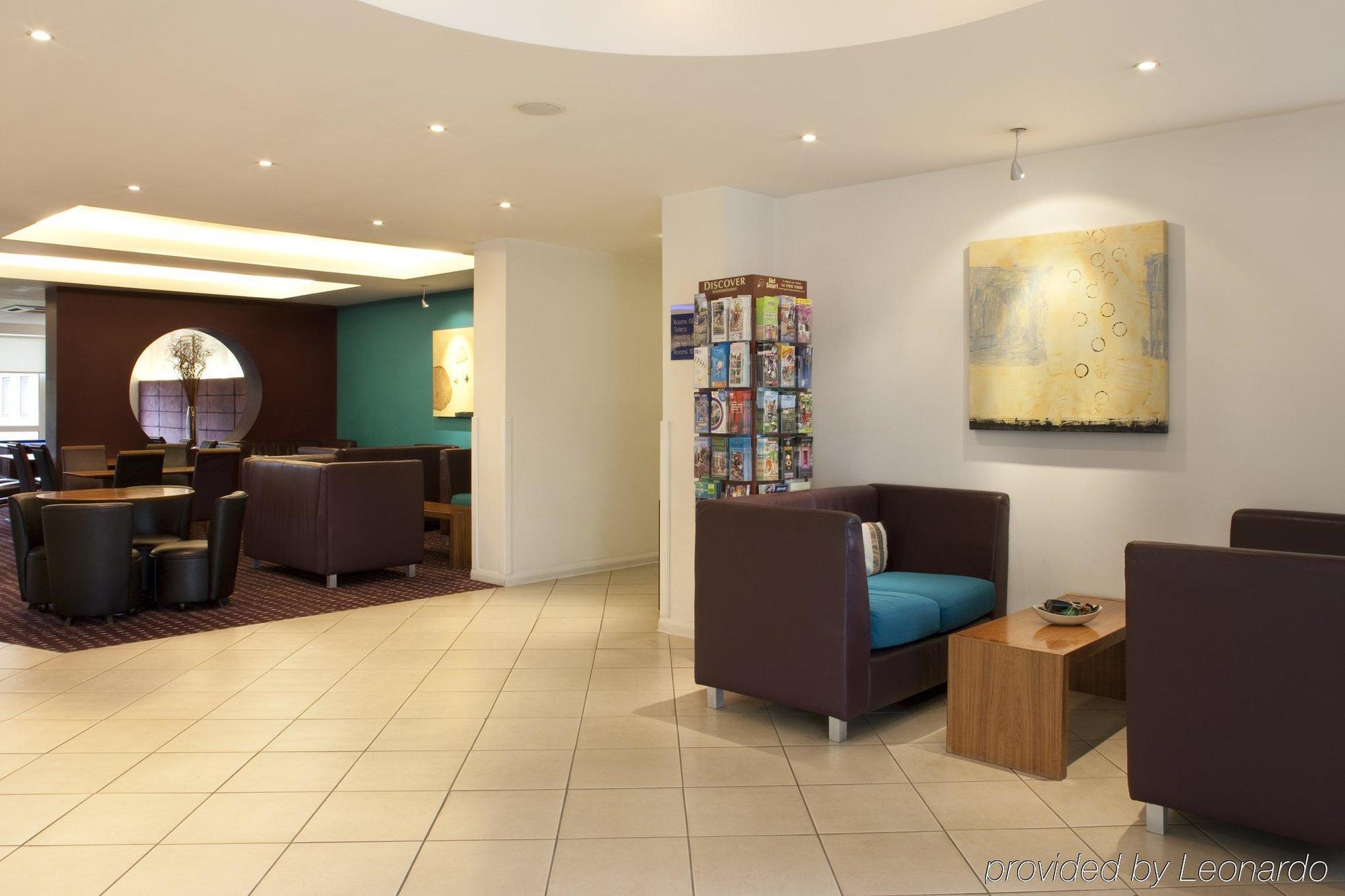 Holiday Inn Express Bedford By Ihg Bagian luar foto